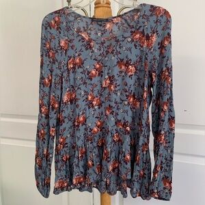 American Eagle Outfitters medium top